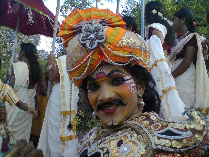 ಮೆರವಣಿಗೆಗೆ ಮೆರುಗು ಸುರೇಶ ಕುಲಾಲರ `ಕಲಾ ರಸಿಕ’ ತಂಡ
